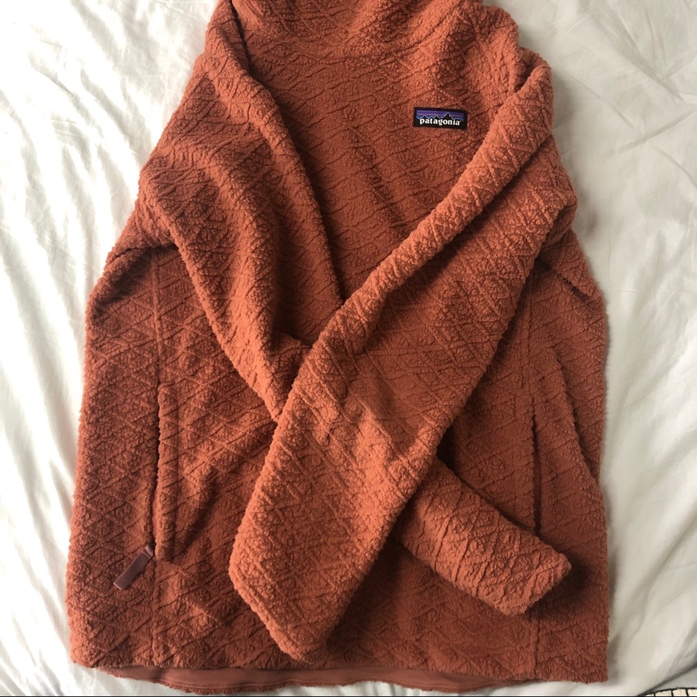 PATAGONIA cowl neck women’s hoodie!
